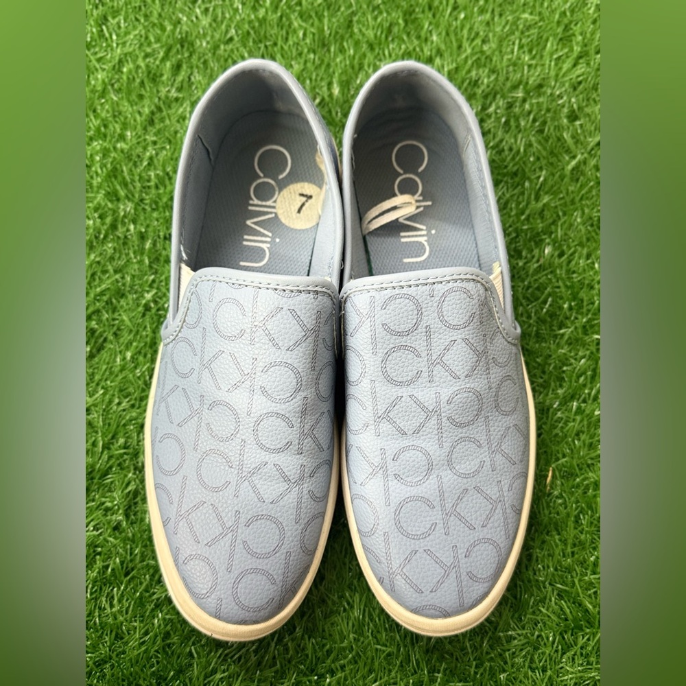 Calvin Klein Women’s Gray Slip-On Shoes Size 7